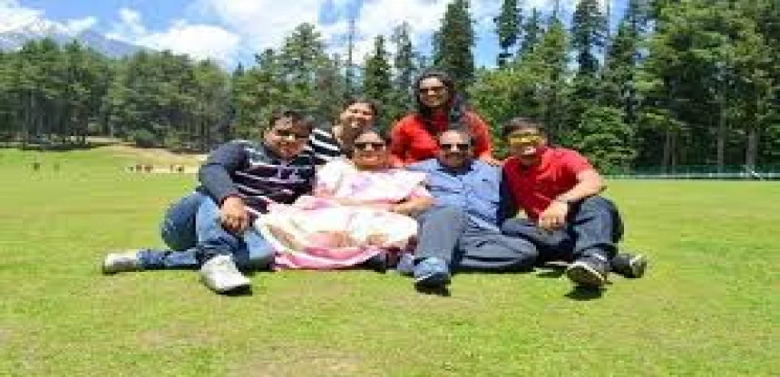 Kashmir Family Escape